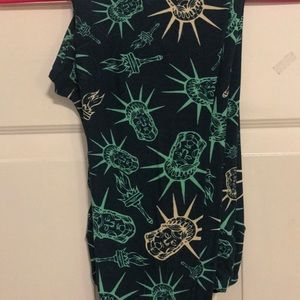 TC Lularoe leggings!